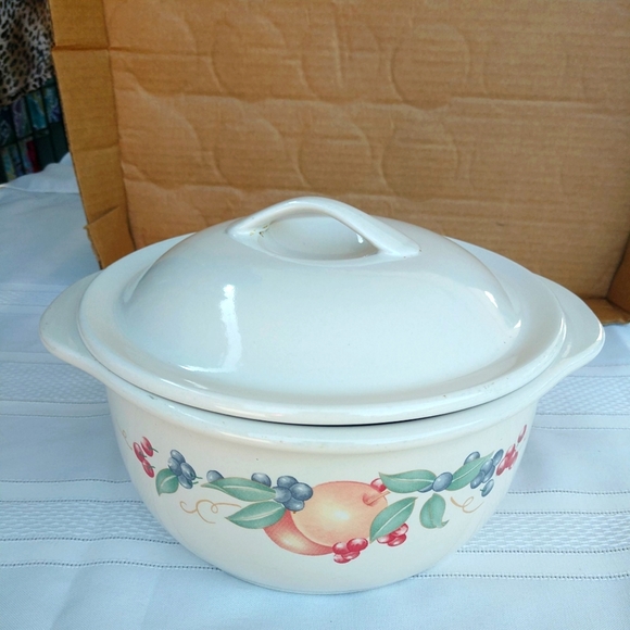 Corelle Coordinates Abundance Pattern 1.5 Qt. Stoneware Covered Casserole - Picture 2 of 11